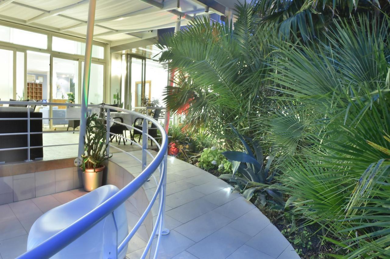 Hotel Meuble Nazionale Lignano Sabbiadoro Dış mekan fotoğraf