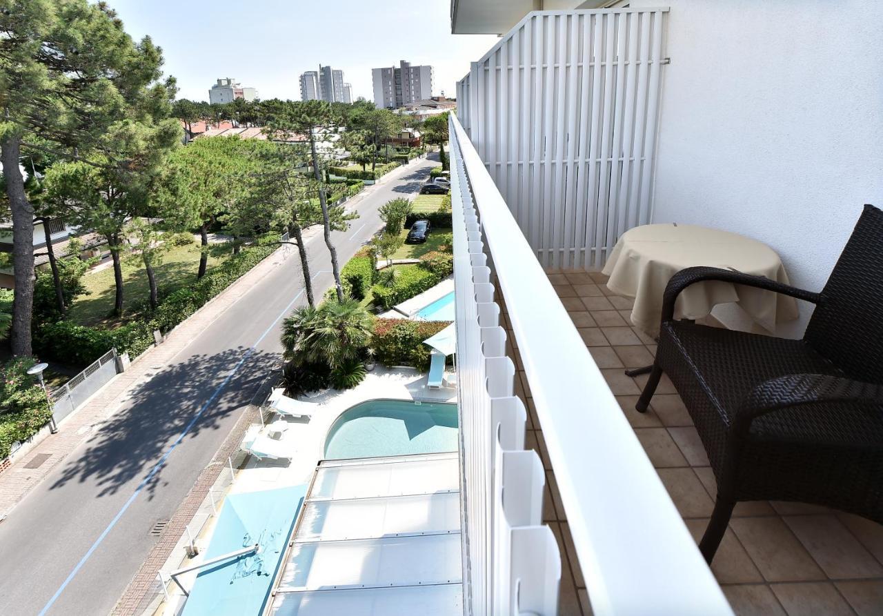 Hotel Meuble Nazionale Lignano Sabbiadoro Dış mekan fotoğraf
