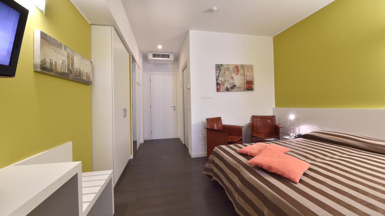 Hotel Meuble Nazionale Lignano Sabbiadoro Dış mekan fotoğraf