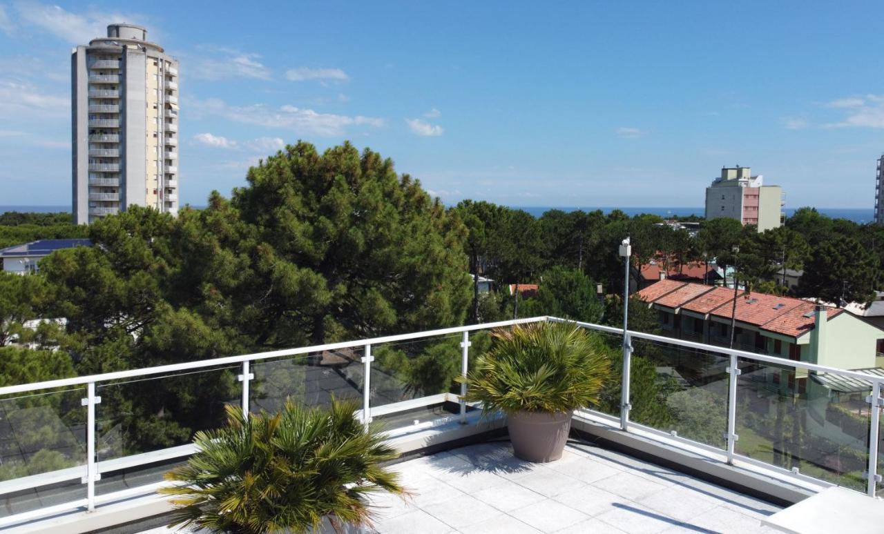 Hotel Meuble Nazionale Lignano Sabbiadoro Dış mekan fotoğraf
