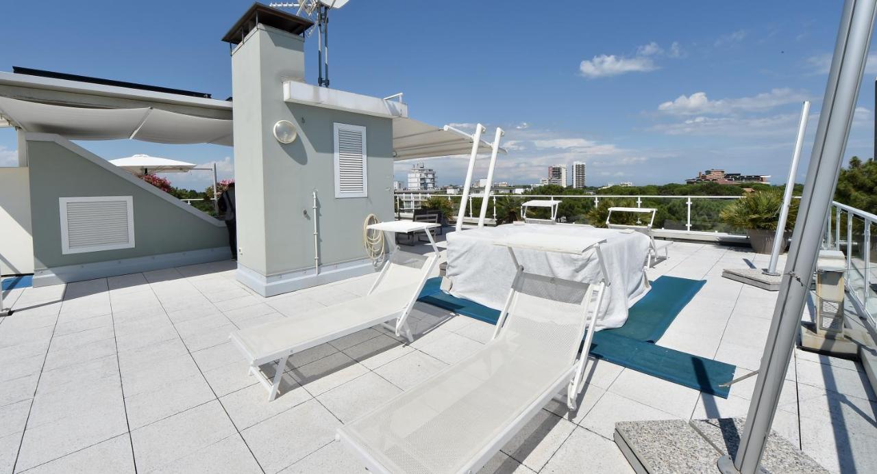 Hotel Meuble Nazionale Lignano Sabbiadoro Dış mekan fotoğraf