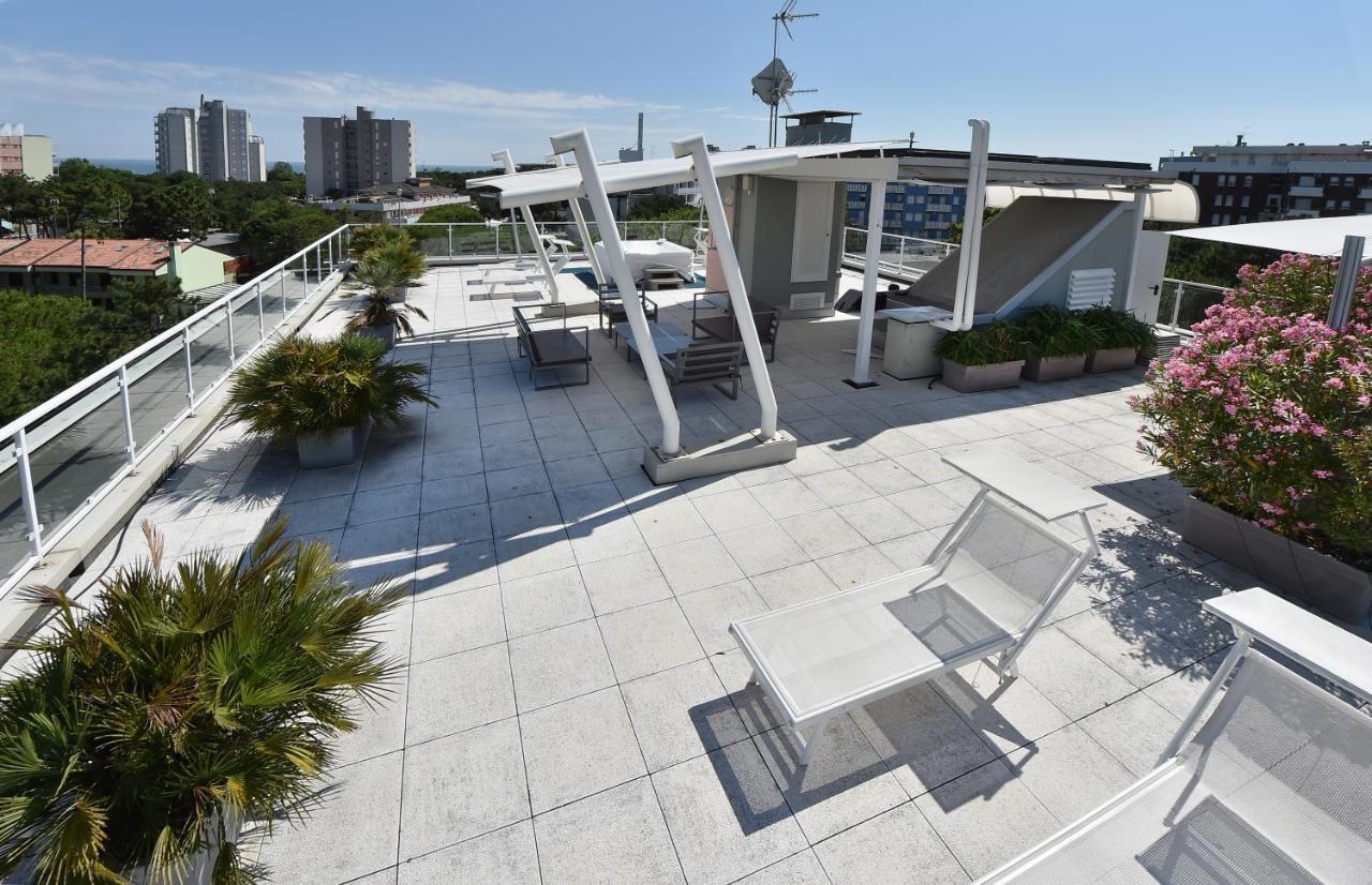 Hotel Meuble Nazionale Lignano Sabbiadoro Dış mekan fotoğraf