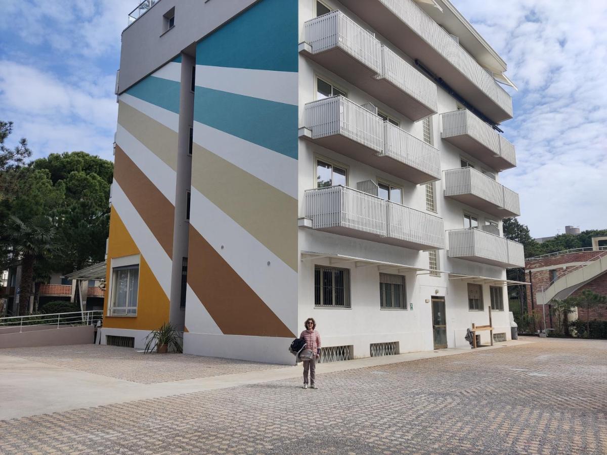 Hotel Meuble Nazionale Lignano Sabbiadoro Dış mekan fotoğraf
