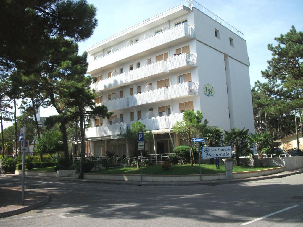 Hotel Meuble Nazionale Lignano Sabbiadoro Dış mekan fotoğraf